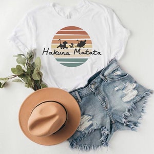 Animal Kingdom Hakuna Matata Tee, Women’s Disney tee, Animal Kingdom Disney Tee, Adult Lion King Tee , Vacation Family Trip Tees
