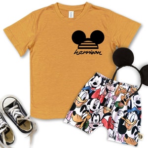 Aangepaste Mickey naam Tee, Disney set, Disney vakantie Tee kinderen, baby Disney outfit, Kids Mickey t-shirt, jongens Disney set outfit, Mickey vrienden