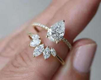 Pear Cut Moissanite Engagement Ring Set, 14K Solid Gold Ring Set, Five Stone Band, Stackable Band, Wedding Ring Set, Bridal Ring Set For Her