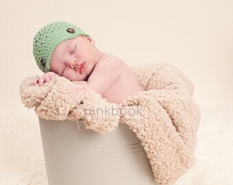 Newborn/Toddler Green Swirls Newsboy Hat