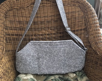 oxygen purse, pockets, padded strap, portable travel bag, tote,oxygen tank,multiple tank size options,gray and white breezeway cotton fabric