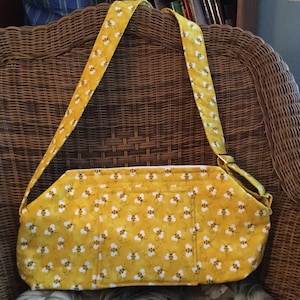 oxygen purse, pockets, padded strap, portable travel bag, tote, oxygen tank, multiple tank size options,in busy bees on yellow cotton fabric