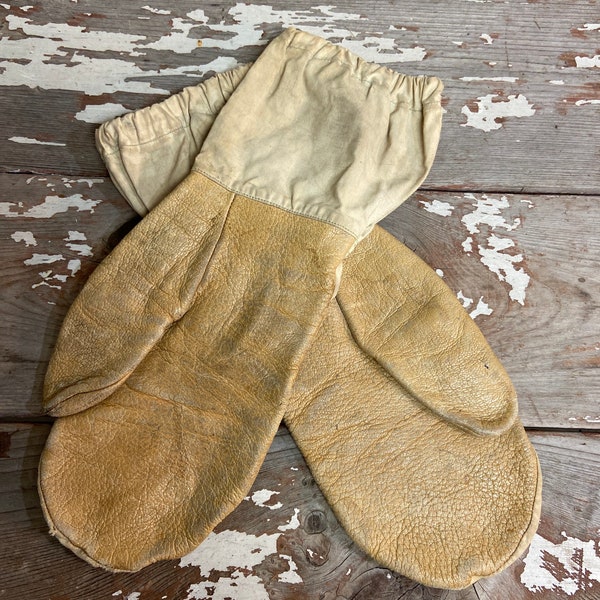 VINTAGE MILITARY MITTENS - Army mittens,Antique Mittens,Mittens with Leather Patches,Long Mittens,Army Memorabilia,