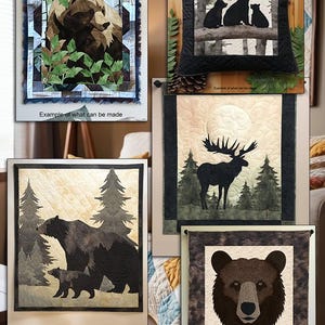 Può includere: Una collezione di arazzi da parete trapuntati e un cuscino con disegni di animali della foresta. L'opera d'arte include immagini di orsi, alci e alberi in vari contesti. La tavolozza dei colori comprende sfumature di marrone, nero e verde, con uno sfondo neutro.