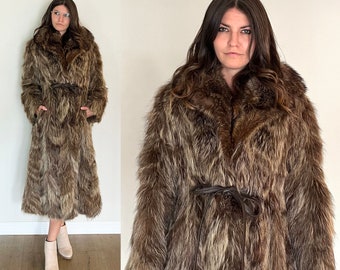 Rare Genuine Authentic Vintage 1950's Leppert Roos Saint Louis Full Length Collared Brown Raccoon Fur Long Coat Jacket with leather belt
