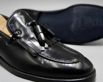 Mocassini da uomo neri con nappine, scarpe eleganti slip-on in pelle, formali