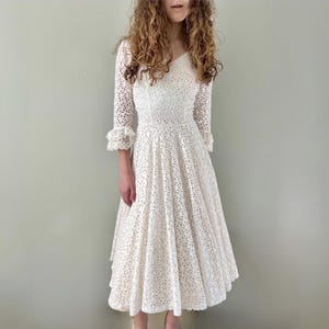 1950s Ivory Eyelet Cotton Lace Country Wedding Dress | Size Small