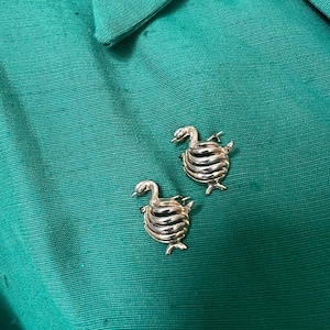 2 1950s Vintage Mid-Century Modern Swans Bird Pins Brooches Jewelry Accessories