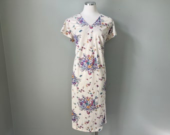 Deadstock 1960s Vintage Beige Prairie Flowers House Womens Plus Size Dress 16.5