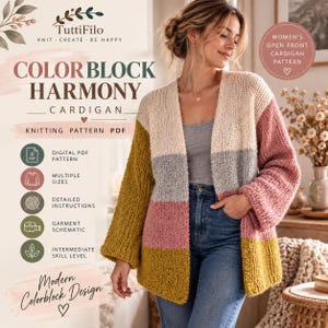 Può includere: Un cardigan in maglia color-block con strisce orizzontali giallo senape, crema, grigio e rosa antico. Il capo aperto sul davanti presenta maniche lunghe e una consistenza grossolana. Il testo include TuttiFilo, Color Block Harmony Cardigan e Knitting Pattern PDF.
