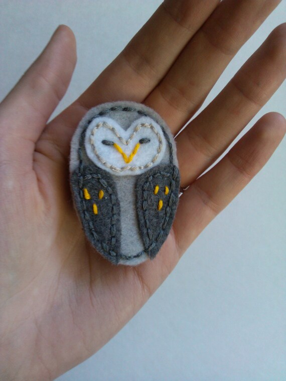 Items similar to Felt Owl Pin Brooch on Etsy