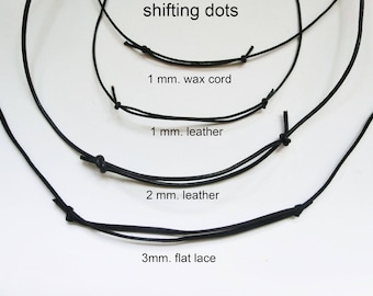 Basis ketting/ diverse soorten koord om (broche) hanger aan te hangen/koord met schuivende knoopjes/ zie opties/ kies lengte