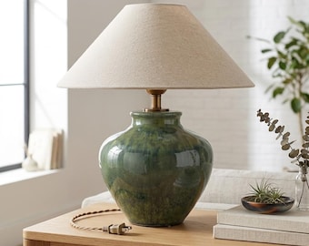 Keramik-Tischleuchte, grüner Vasenfuß, Lampenschirm aus Naturleinen, rustikale Wabi-Sabi-Nachttischlampe, moderne Wohnzimmerdekoration, einzigartiges Einzugsgeschenk