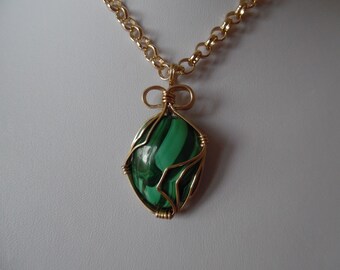 Malakite and Gold Tone Copper Wire Pendant