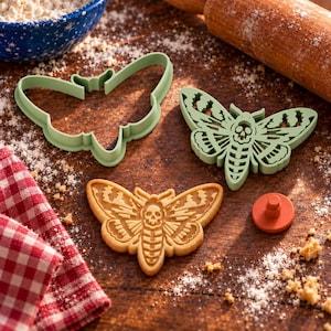 Deaths Head Moth Cookie Cutter & Stamp Set