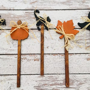 Plant stakes, garden, fall, autumn, Halloween, Halloween garden decor, Halloween plant stakes, fall plant stakes, wood, wooden plant stakes