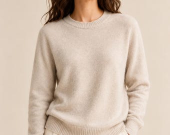 100% Pure Cashmere Crew Neck Sweater for Women, Lightweight Knit Pullover, Minimalist Luxury Sweater