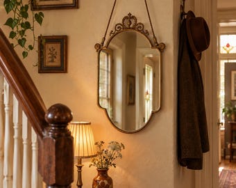 Miroir mural vintage en laiton orné des années 1950 – Style Hollywood Regency