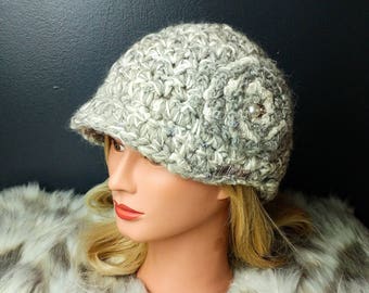 Crochet hat with brim - flower, faux pearls