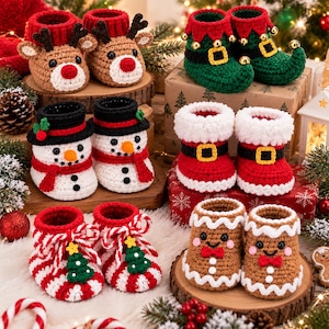 Può includere: Una collezione di cinque paia di scarpine per neonati all'uncinetto con temi natalizi, tra cui renne, elfi, pupazzi di neve, Babbo Natale, motivi a righe con alberi di Natale e omini di pan di zenzero con papillon rossi.