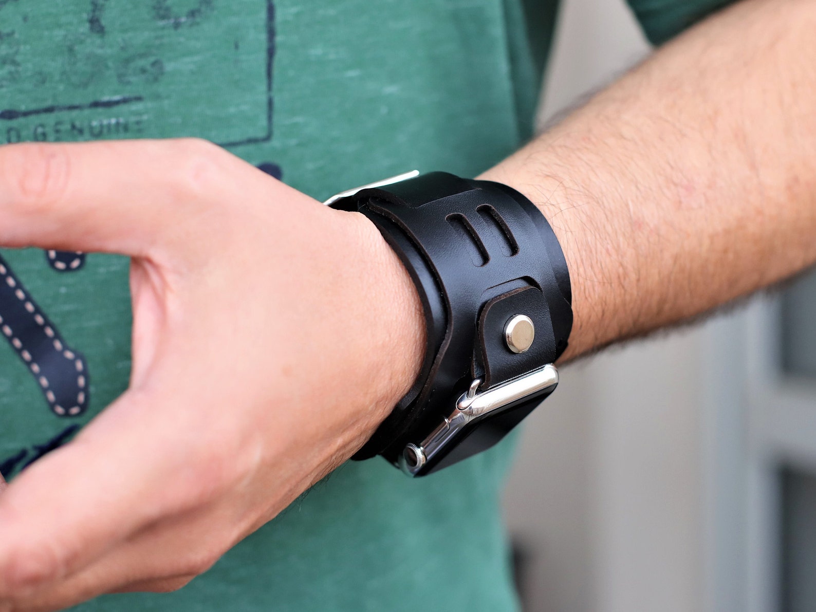 How To Wear Strap Apple Watch