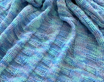 Knitting Pattern ~ Reversible Baby Blanket in DK yarn ~ Simple Pattern. ~ ENGLISH ~ PDF Download