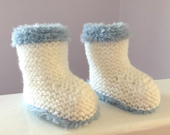 Hand knitted cosy winter boots for new baby ~ White & Blue