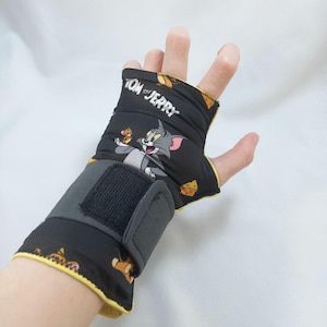 Sensory Gloves for Cerebral Palsy Autism, Contractures Hemiparesis Clenched fist Custom Waterproof Occupational therapy Sensory toys