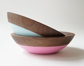 Bol &agrave; salade en bois, 7 "Set de 2, cadeau de mariage de bois, rose et bleu moderne noyer
