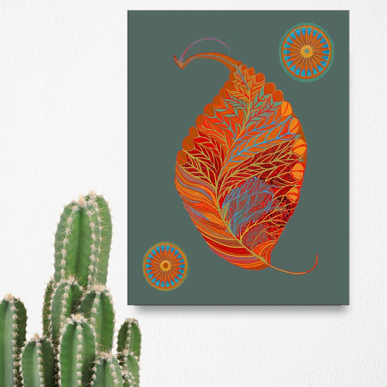 Puede incluir: Una ilustraci&oacute;n digital de una hoja estilizada con intrincados detalles en tonos naranja, rojo y dorado. La hoja se coloca sobre un fondo verde oscuro con dos patrones circulares en tonos naranja, azul y dorado.