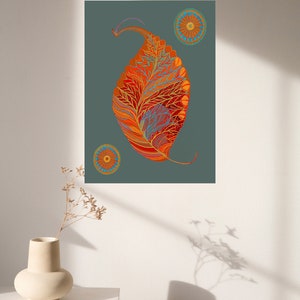 Puede incluir: Una ilustraci&oacute;n digital de una hoja estilizada en tonos naranja, rojo y amarillo con detalles intrincados. La hoja se coloca sobre un fondo azul verdoso con dos dise&ntilde;os circulares en tonos naranja, amarillo y azul.