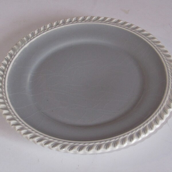 HARKER CHESTERTON GRAY pate sur pate 7-1/2" wide.