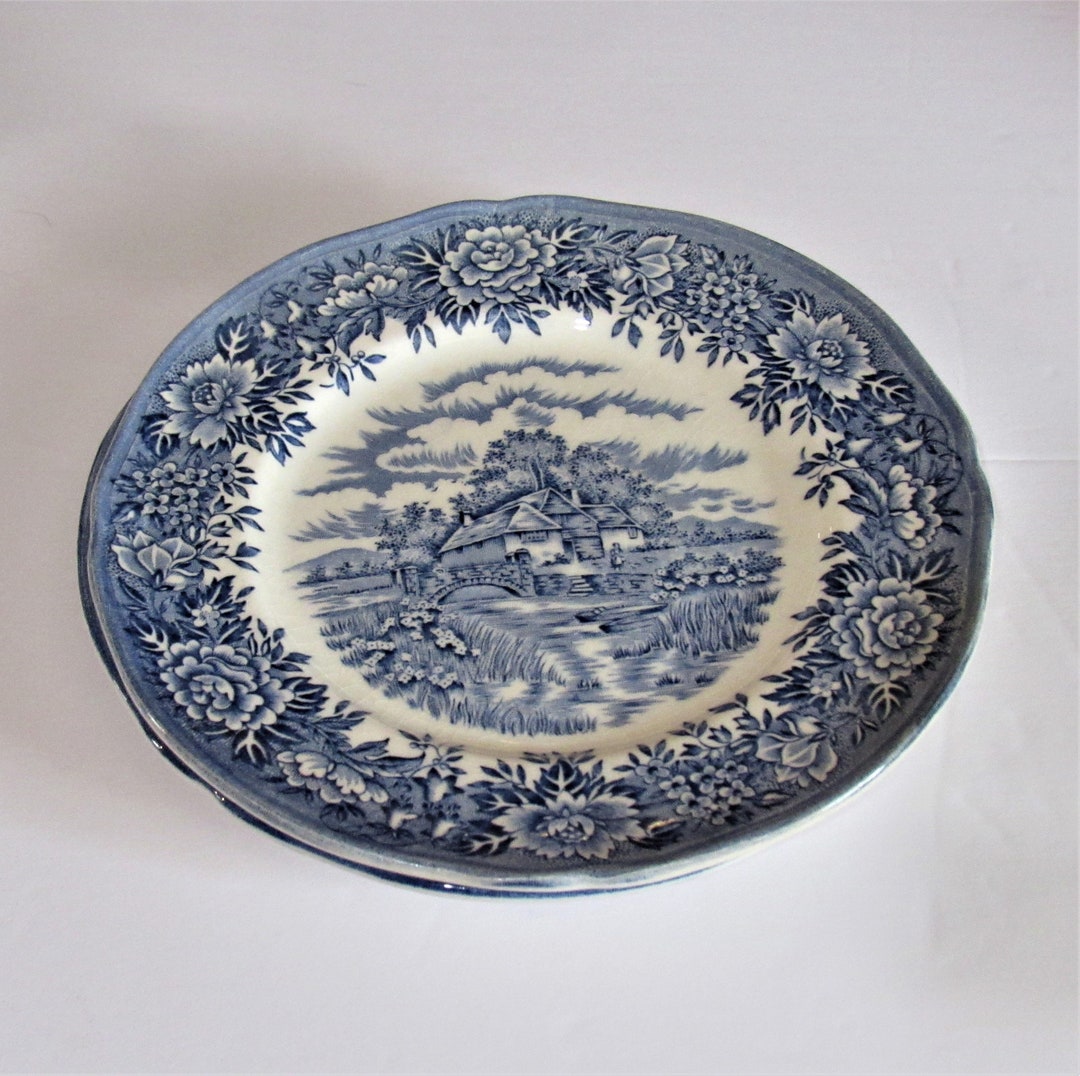 ENGLISH VILLAGE SALEM Pottery Blue Willow 8salad Plate Etsy