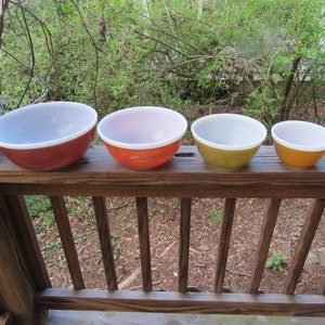 PYREX AMERICANA 4 bowl nesting set, autumn colors