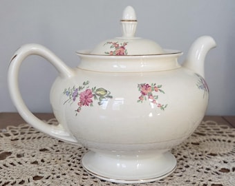 Bule de chá floral Priscilla da Vintage Household Institute