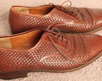 Salvatore Ferragamo Brown Leather Gancini Lug Sole Loafers  display picture 3