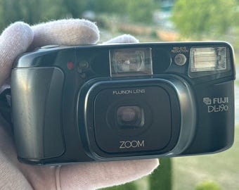 Vintage Fuji Fujifilm Zoom Date 60 Film Camera 38-80mm Zoom Lens
