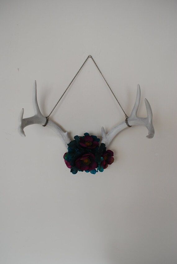 Items similar to Deer Antlers with Flowers Wall Hanging Taxidermy 8