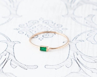14K Yellow Gold Emerald Baguette Ring