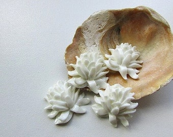 Acrylic Flower Cabochons White Plastic Floral Cabochon 23x22mm Lucite Cabochon Flat back Jewelry Supplies 4pcs