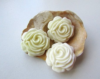 5pcs Rose Resin Cabochon Ivory Flower Cabochon 28mm Rose Floral Cabochon Resin Rose Flat back Jewelry Supplies