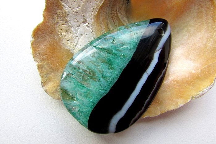 Druzy Geode Agate Pendant Teardrop Green Black Agate Stone 45x30mm Colorful Gemstone Pendant Large Focal Pendant Flat back Jewelry Supplies Druzy Geode Agate Pendant Teardrop Green Black Agate Stone 45x30mm Colorful Gemstone Pendant Large Focal Pendant Flat back Jewelry Supplies