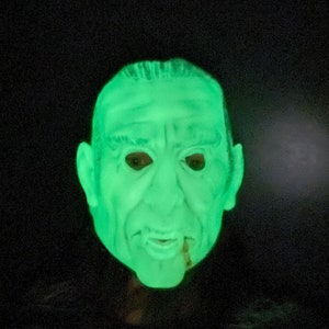 Dracula mask Halloween vampire glow in the dark rubber vintage costume 80s 90s