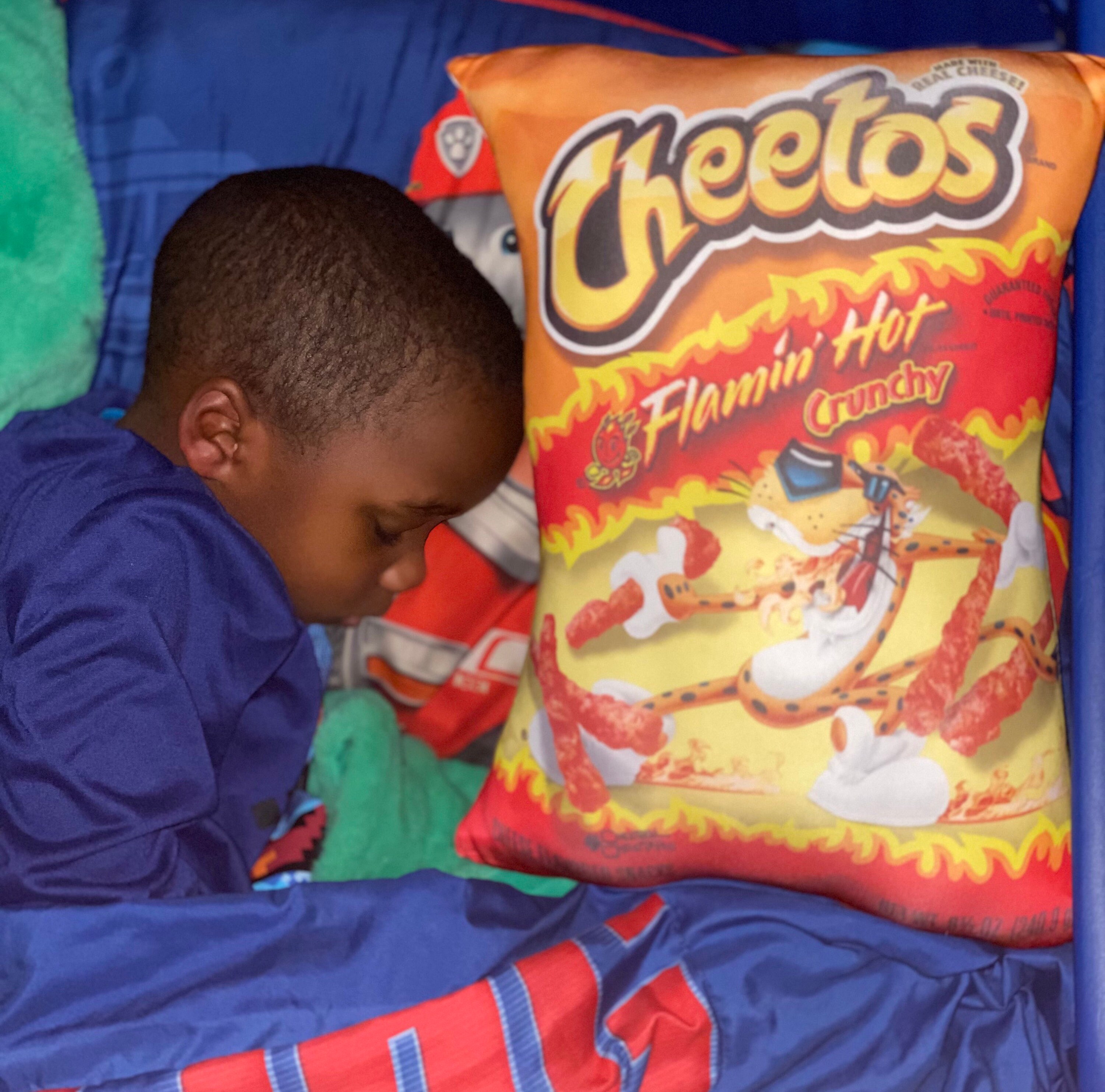 Almohada de novedad almohada de Cheetos calientes almohada de regalo de mordaza almohada de refrigerio almohada divertida almohada de chip almohada de sofa almohada personalizada Etsy Espana