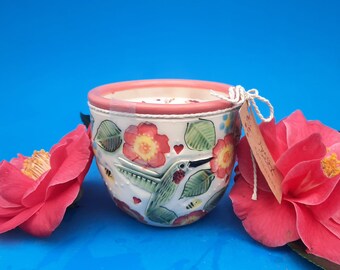 Rosa salvaje y colibrí, cerámica hecha a mano y una vela de soja vertida a mano, regalo del Día de la Madre