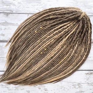 Brown Blonde Boho Dreadlocks – SE/DE Faux Loc Extensions with Loose Ends, Natural Ash-Toned Crochet Dreads