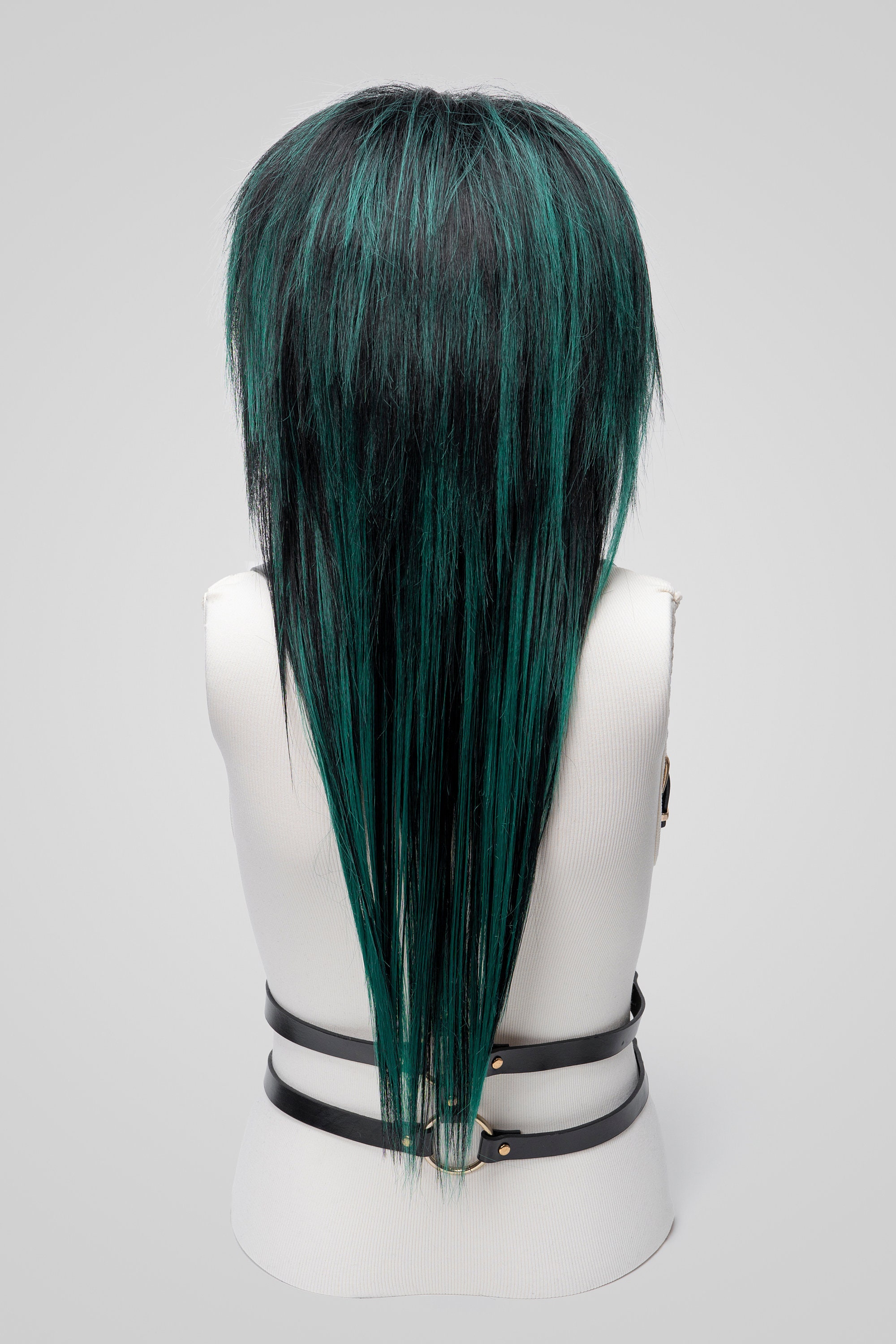 Dark Green Emo Layered Hair's Code & Price - RblxTrade