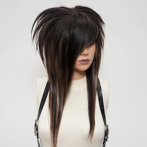 Emo Scene Peruk med lugg i brunt, frisörklippt peruk rakt medellångt, handgjord presentperuk till henne, herrperuk mot håravfall.