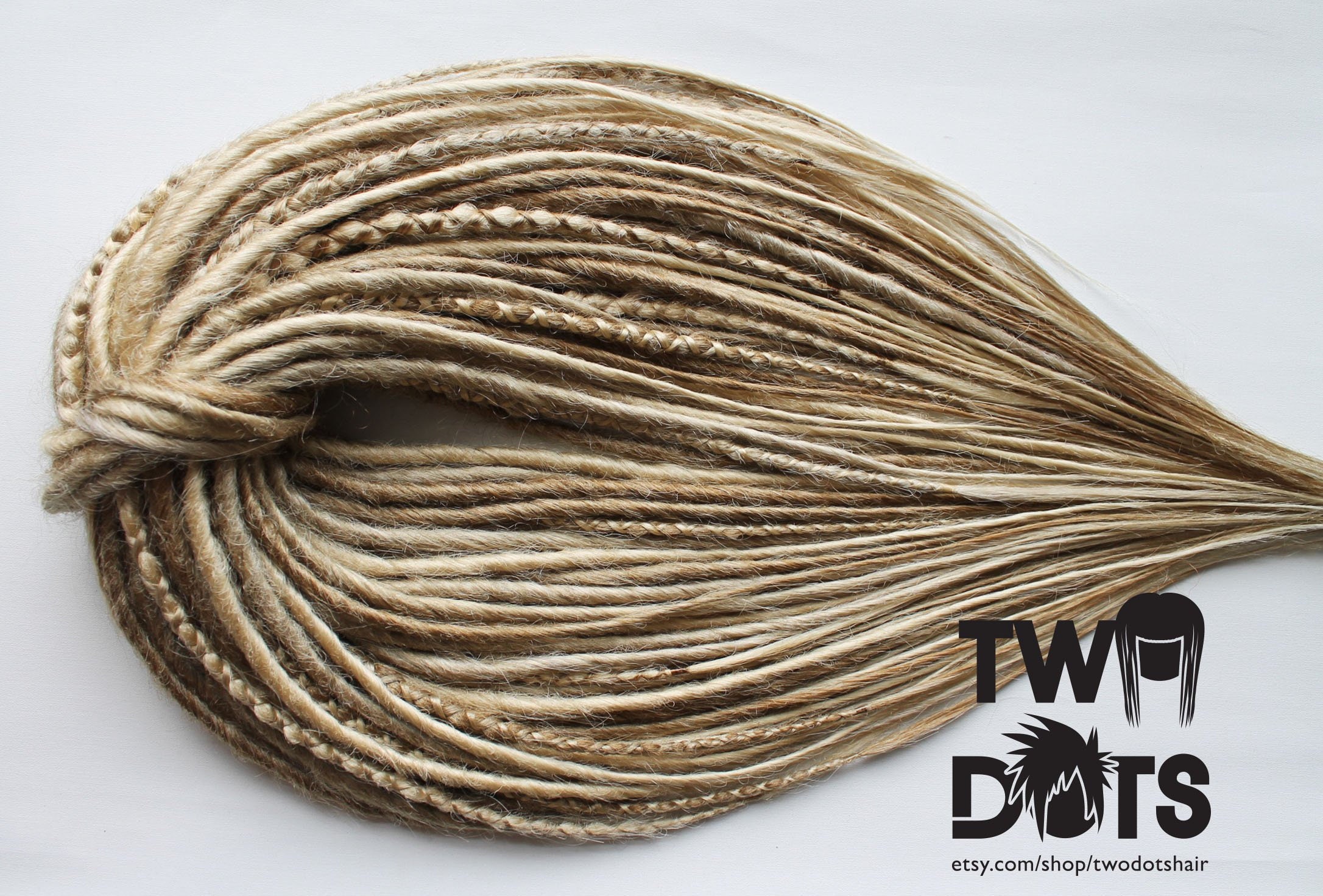Blonde Mix Synthetic Dreads, 5 DE or 10 SE Dreads.