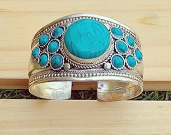 Statement bracelet- Turquoise  Silver Cuff- Turquoise Bracelet- Bohemian Bracelet.Handmade Vintage Jewelry- Etched Jewelry.Beduoin Cuff